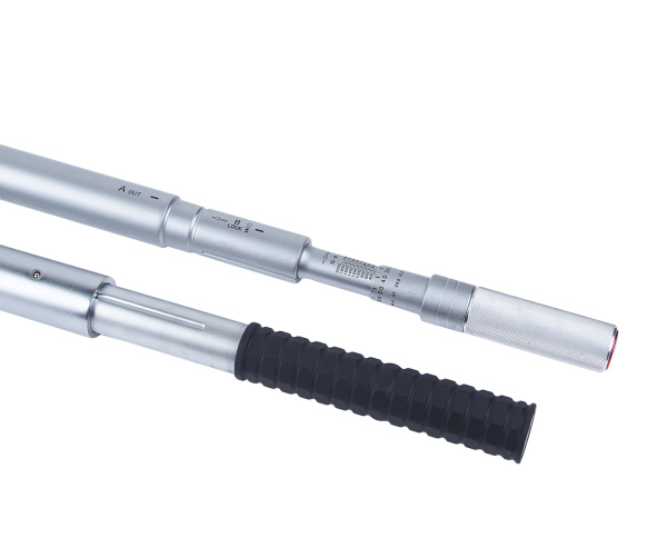 Ключ динамометрический 1" 400-2000Нм JTC-7668