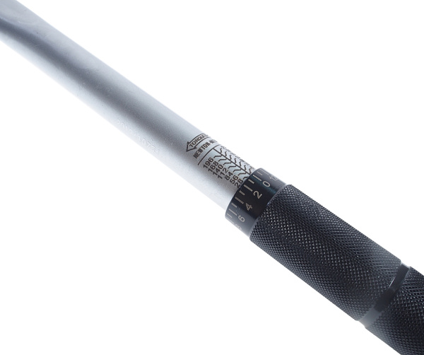 Ключ динамометрический 1/2" 28-210Нм 470мм JTC-6903