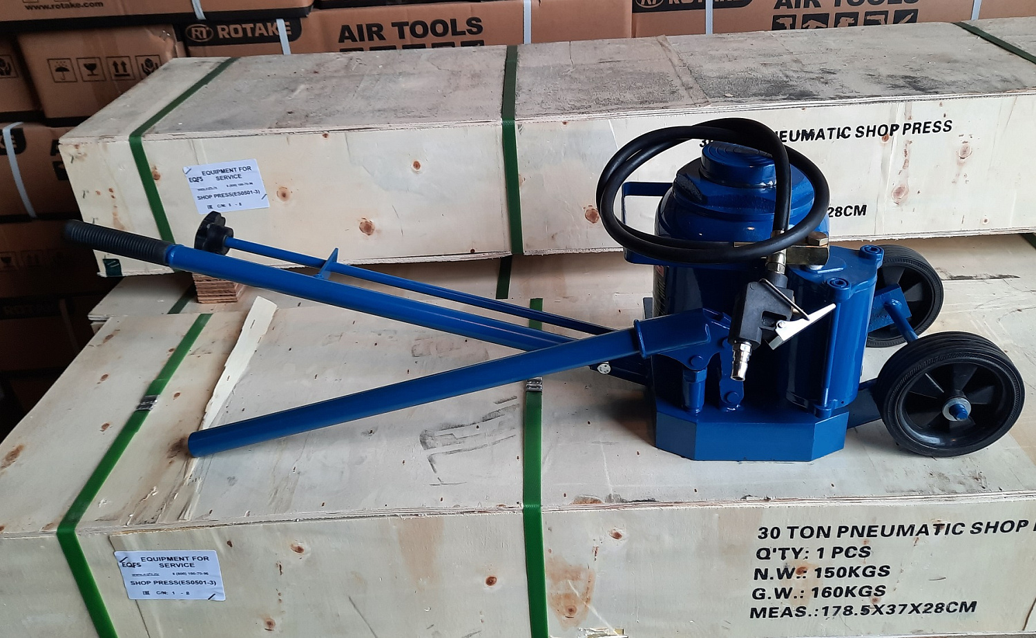 Домкрат пневмогидравлический подкатной 50т мод.1600-4